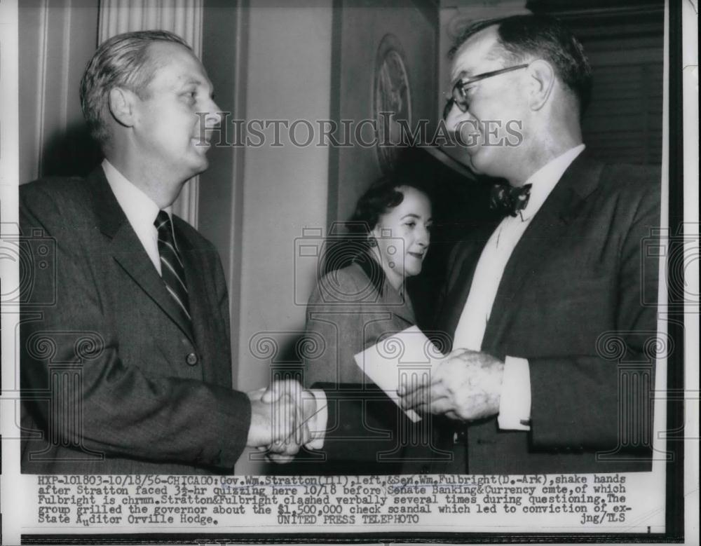 1956 Press Photo Gov. William Stratton And Senator William Fulbright Shake Hands - Historic Images