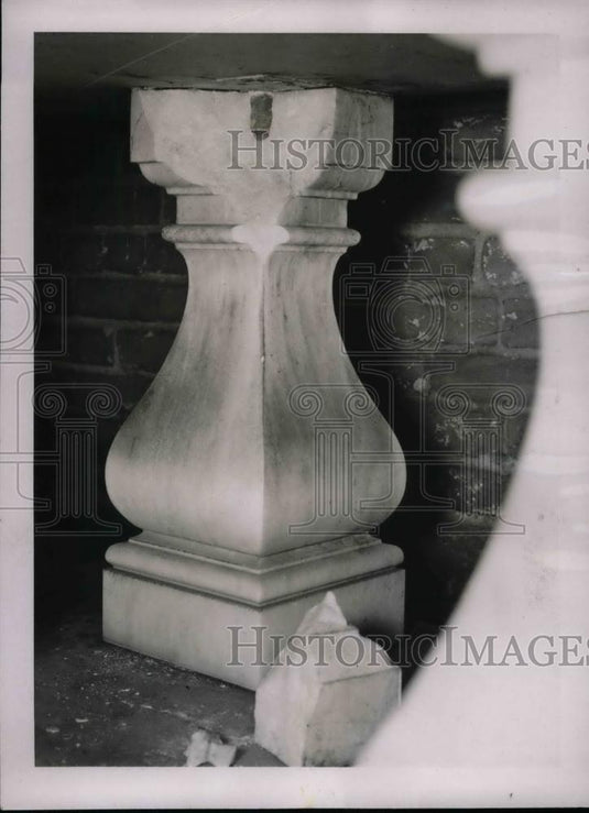 1937 Press Photo A Revolutionary Hero's tomb get's vandalized. - nea21703 - Historic Images
