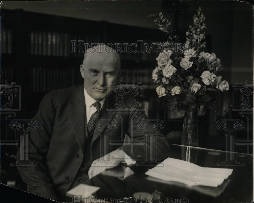 1925 Press Photo H. F. Dunlap, sworn as Assistant Secretary of Agriculture - Historic Images