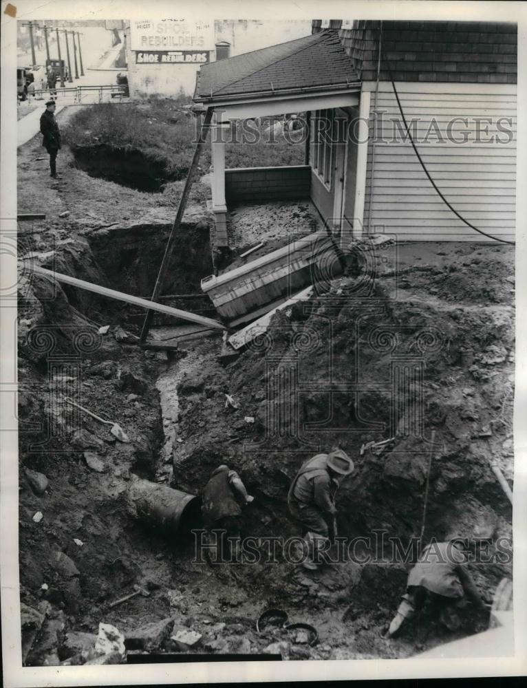 1934 Press Photo Irwin Ave home wrecked by burst water main in NY - nea23891 - Historic Images