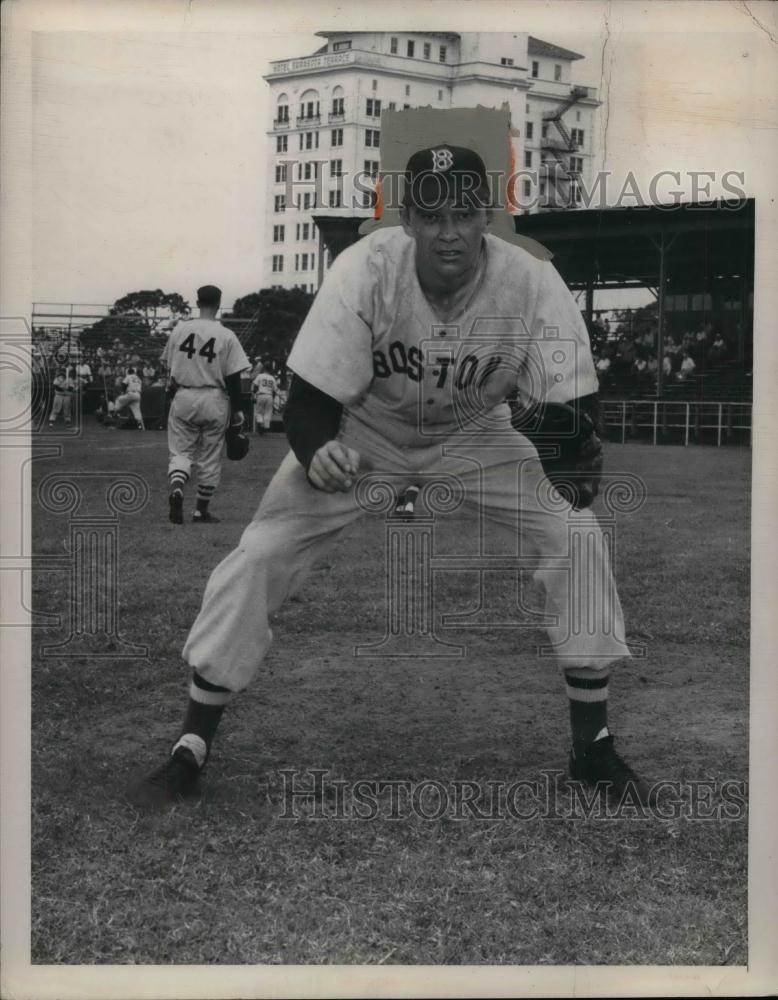 1950 Press Photo Al Papa Of Boston Red Sox - Historic Images