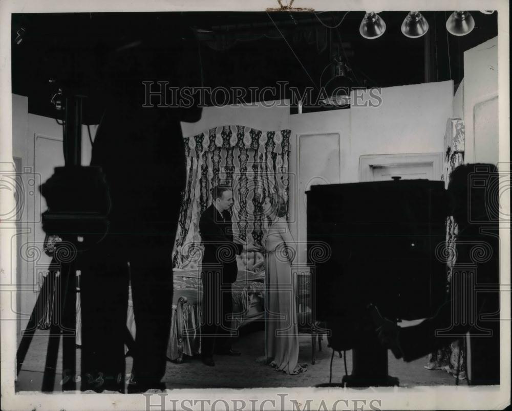 1938 Press Photo Actors On Set Of New Film With Cameras - nea22950 - Historic Images