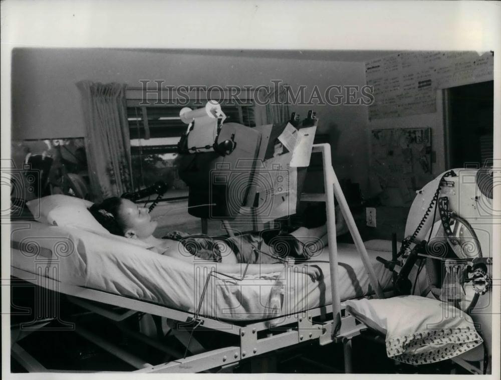 1966 Press Photo Bettye Erickson, polio victim at work from her bed - nea20085 - Historic Images