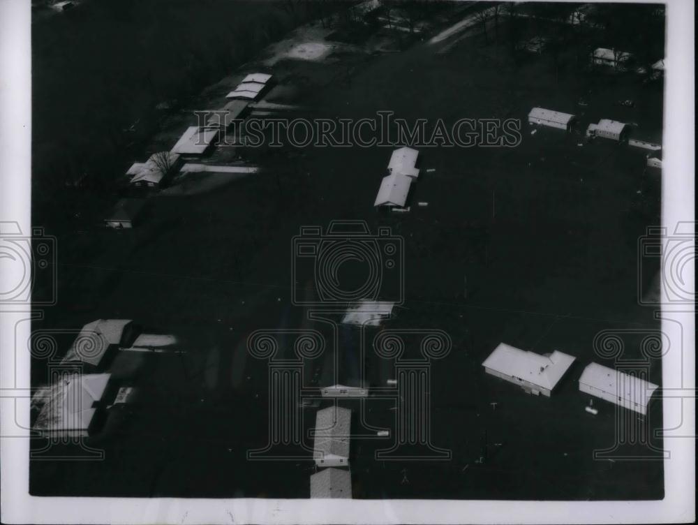 1959 Press Photo Homes flooded by the overflowing Rock River near Roscoe, Ill. - Historic Images
