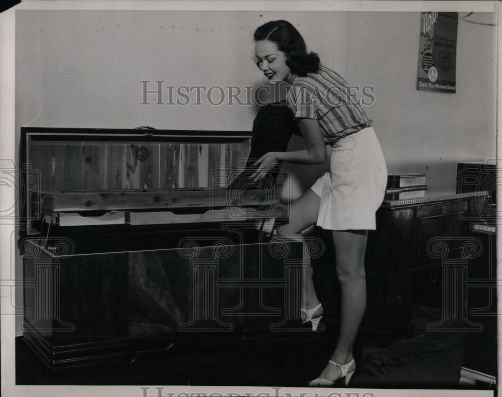 1938 Press Photo Cedar chest with trays, drawers, American Furniture Mart - Historic Images