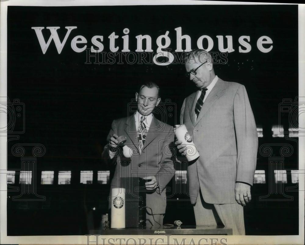 1952 Press Photo Westinghouse plant with L.B McCully and Dr. John - nea20035 - Historic Images