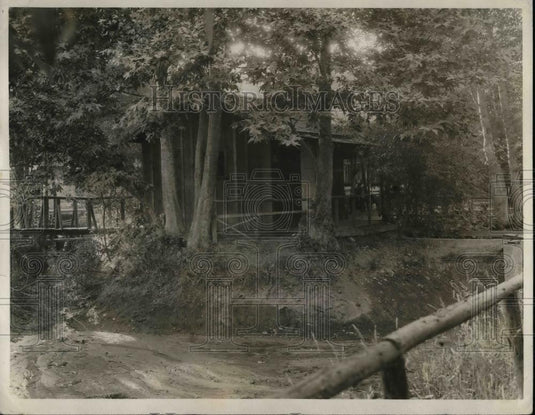 1925 Press Photo Ed McQuade built himself a fisherman's paradise at Olympia, CA - Historic Images