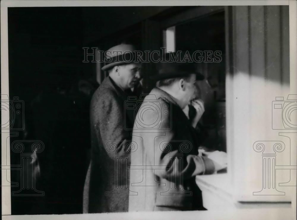 1935 Press Photo Two unidentified men - nea20448 - Historic Images