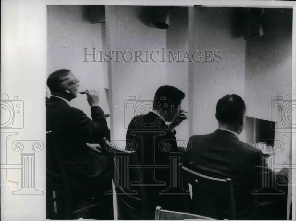 1960 Press Photo Wine Tasters at the University of California. - nea19981 - Historic Images