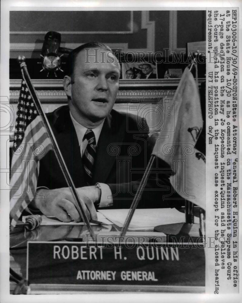 1969 Press Photo State Atty General Robert H Quinn in White House Office - Historic Images