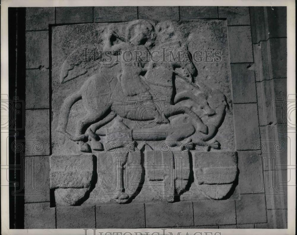 1948 Press Photo A Bas relief on one of the walls shows St. George killing the - Historic Images