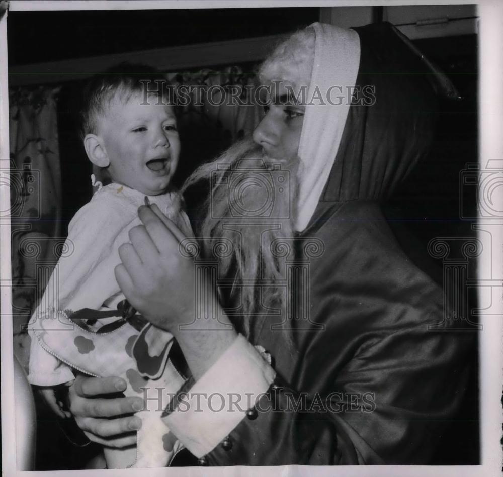 1954 Press Photo Philip Adler Cries While Comforted By Santa Claus At Hospital - Historic Images