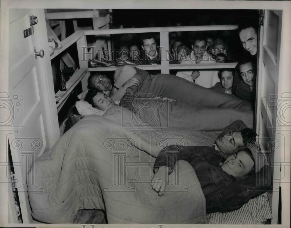 1946 Press Photo Ex GI&#39;s Finkenbeiner,Peruth,Coates,O&#39;Neal - nea25436 - Historic Images