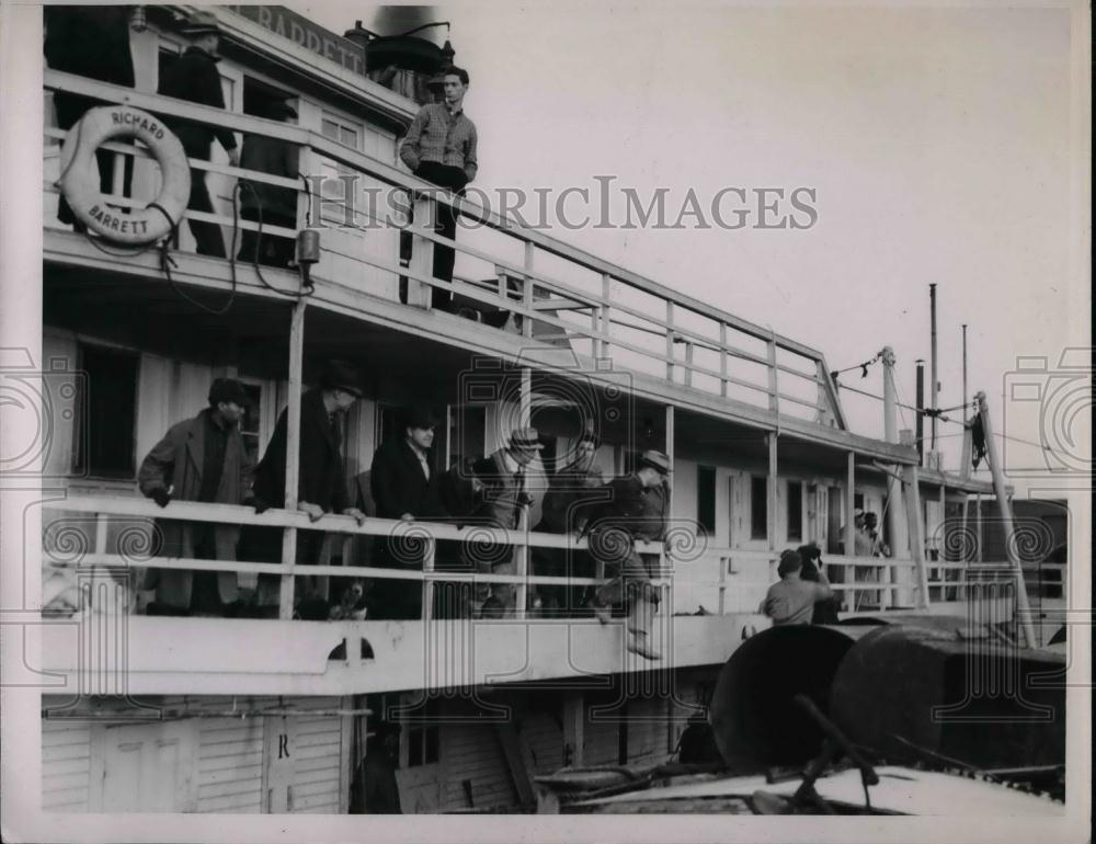 1937 Press Photo A ship at a dock. - Historic Images