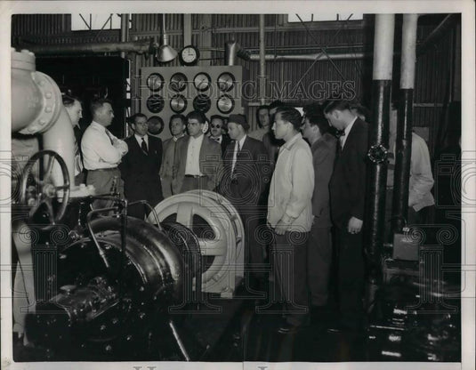1951 Press Photo Training at CCNY Productions Management Class - nea19921 - Historic Images