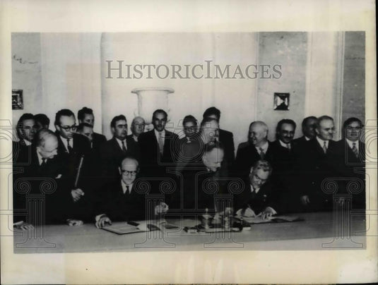 1956 Press Photo Nikolai Bulganin, Guy Mollet, Nikita Khrushchev, C. Pineau - Historic Images
