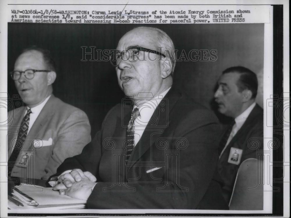 1958 Press Photo Lewis Strauss Chairman Atomic Energy Commission, At News Conf. - Historic Images