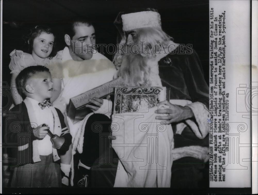 1954 Press Photo Carl Olson And Pierre Langlois With Santa Claus - nea27053 - Historic Images
