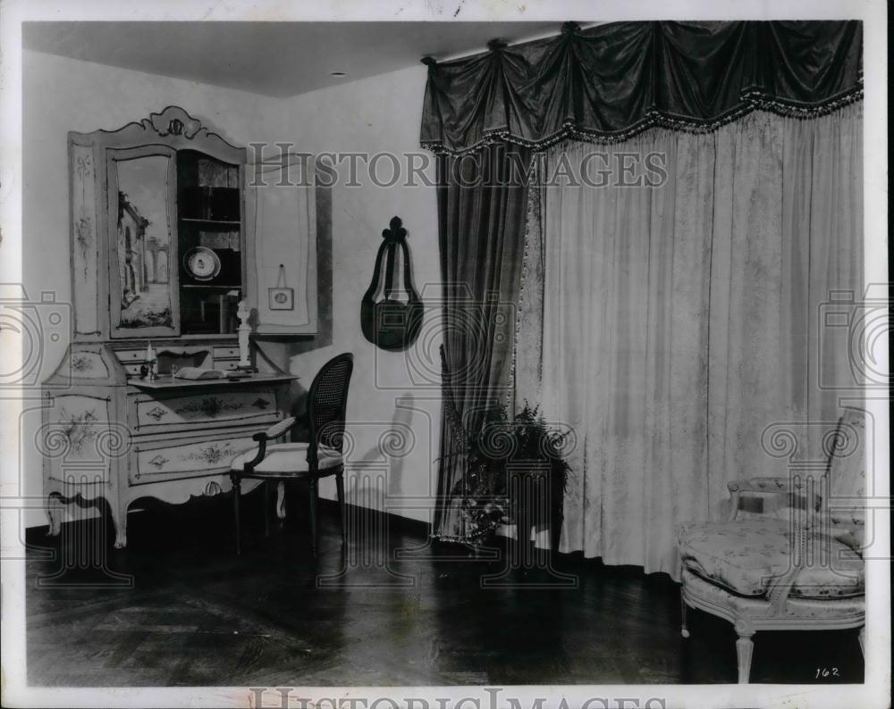 1963 Press Photo interior decorating example shows writing desk nook in a home - Historic Images