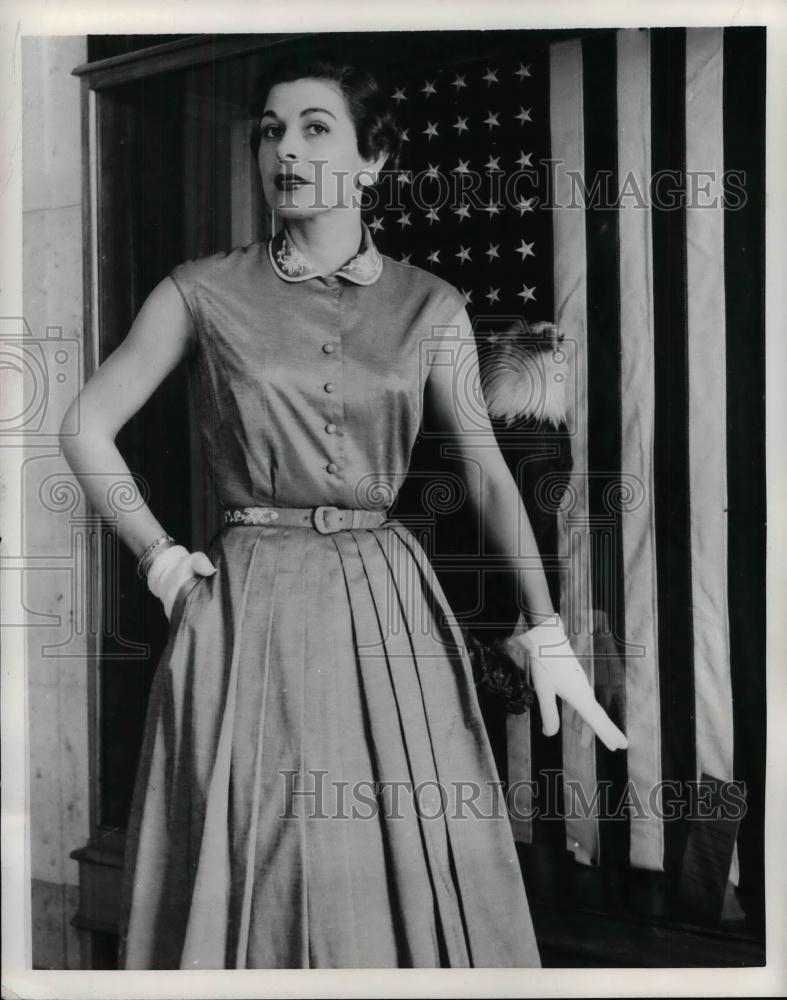 1953 Press Photo woman modeling a summer dress fashion in 1953 - nea25763 - Historic Images