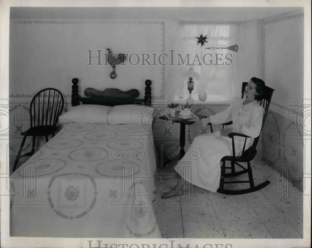 1958 Press Photo Early American Bedroom - nea23351 - Historic Images
