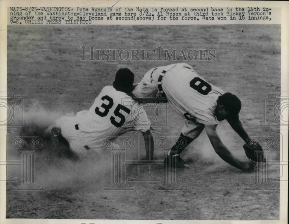 1952 Press Photo Pete Runnels of Nationals is forced at second with Cleveland. - Historic Images