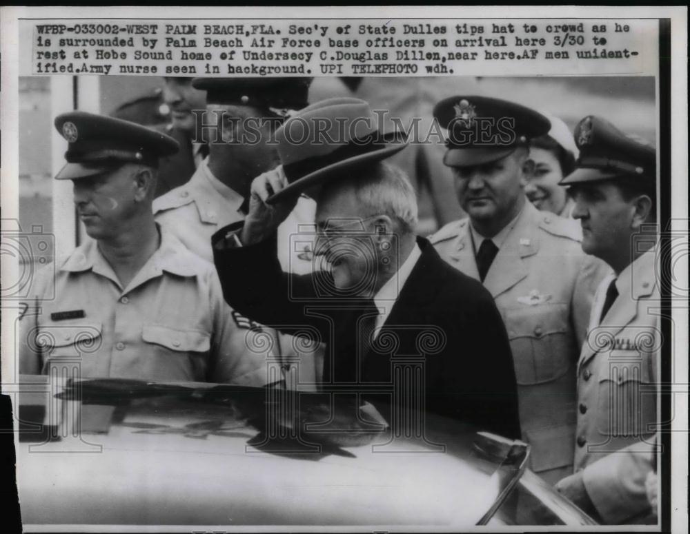 1959 Press Photo U.S. State Sec. John Foster Dulles surrounded by Ar Force Army. - Historic Images