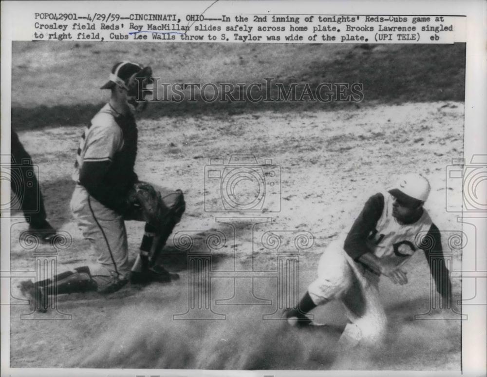 1959 Press Photo Reds Vs Cubs Game Crosley Field Roy Macmillan Brooks Lawrence - Historic Images
