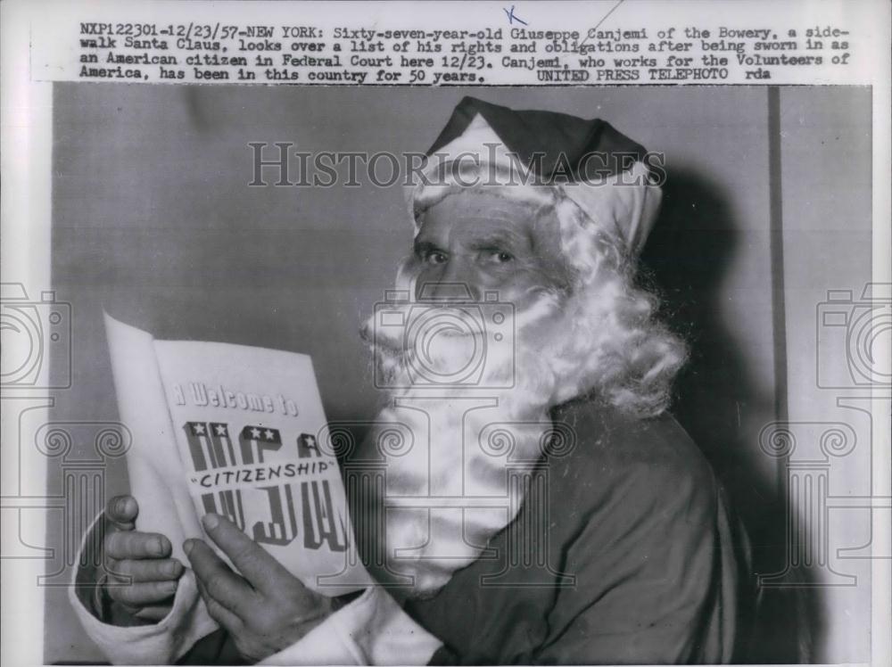 1957 Press Photo Giuseppe Canjemi Dress As Santa Sworn In As American Citizen - Historic Images