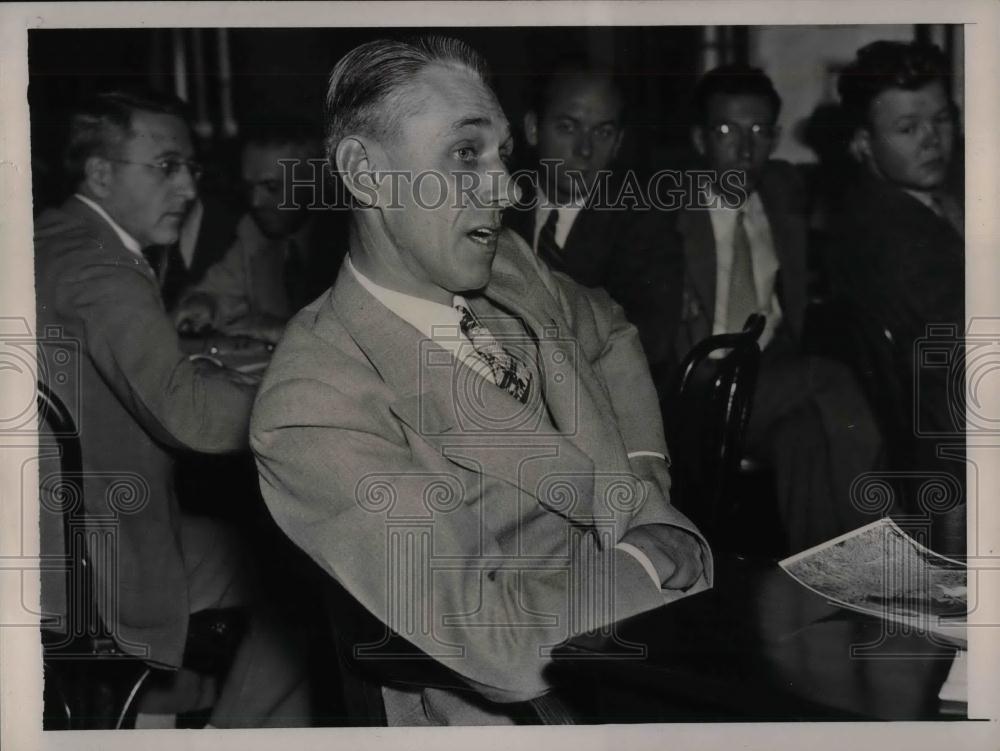 1937 Press Photo Sergeant Lawrence J. Lyons, Chicago Police Force - nea23426 - Historic Images