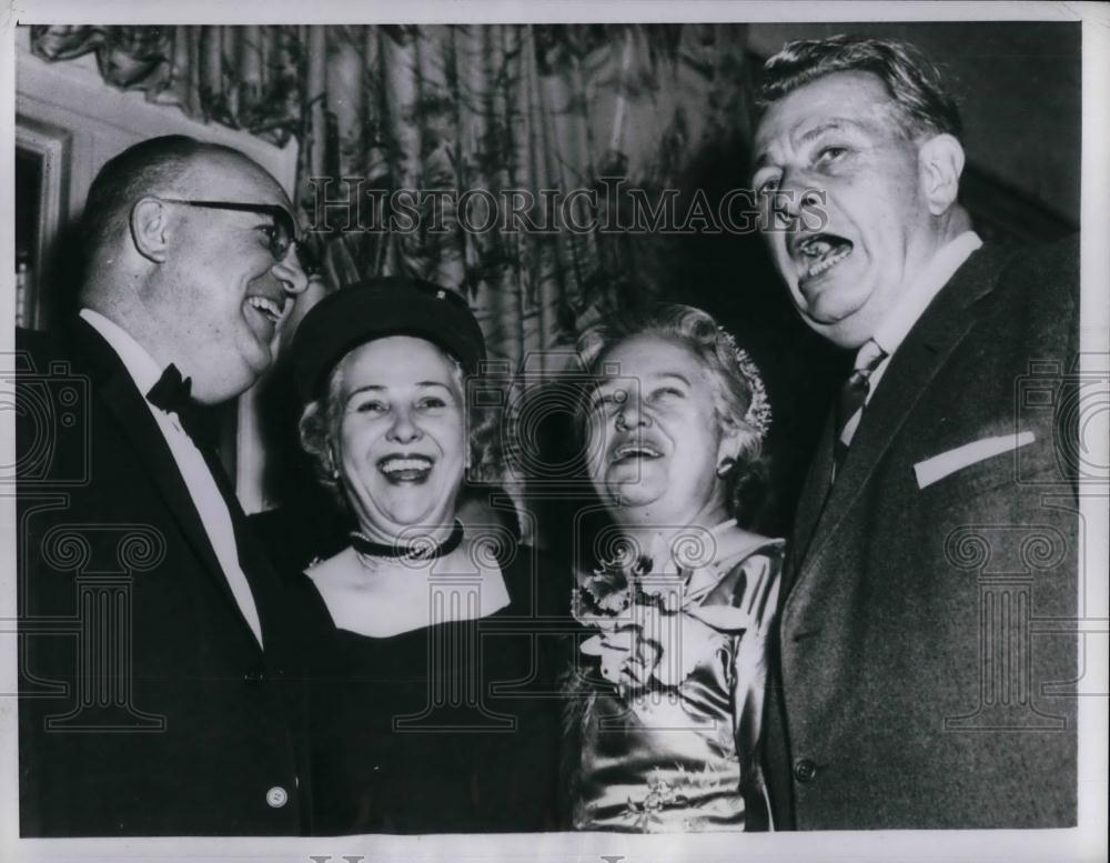 1957 Press Photo Sen. Everett Dirkson &amp; Wife with Hollinsworth &amp; Mrs. Ralph Peak - Historic Images