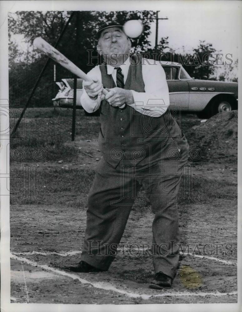 1958 Press Photo Mayor Florimond J. Bergeron Batting During Exercise - nea18738 - Historic Images