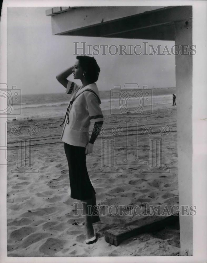 1954 Press Photo Woman Wears Rib Knit Shirt On California Beach - nea25739 - Historic Images