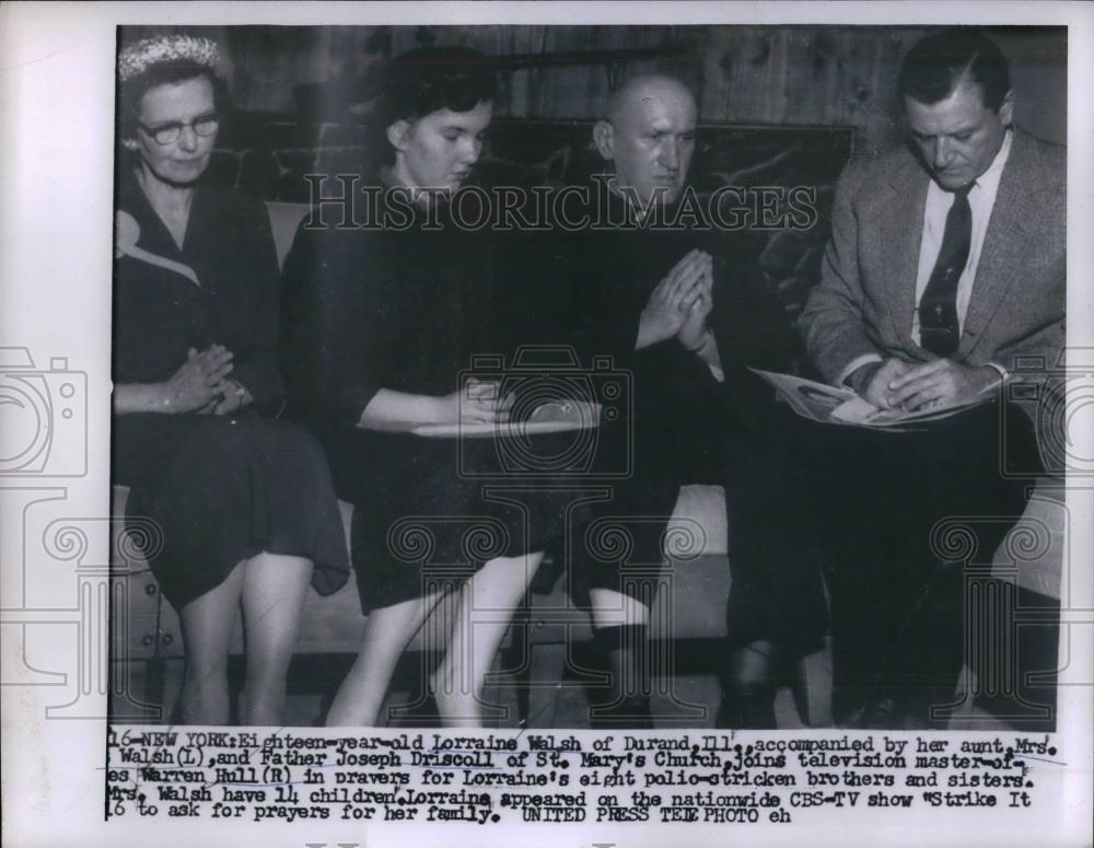 1955 Press Photo Lorraine Walsh, aunt Mrs Walsh &amp; Father Driscoll , W Hull - Historic Images