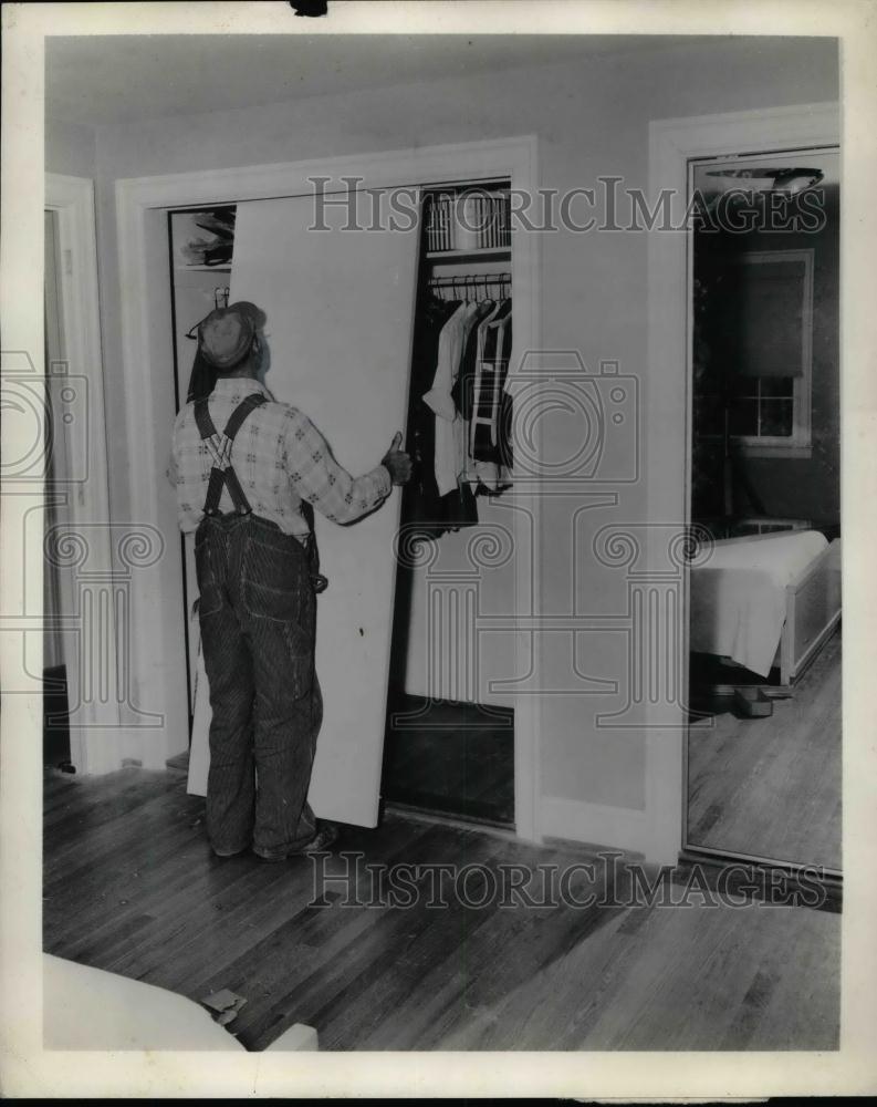1957 Press Photo Sliding doors - nea22249 - Historic Images