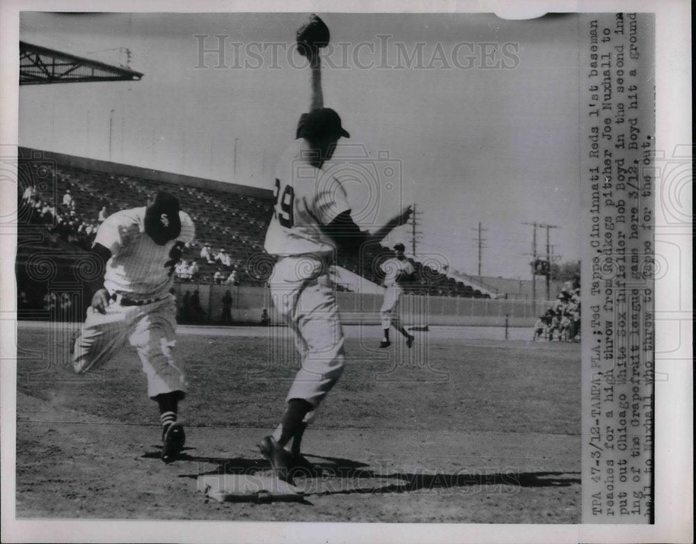 1954 Press Photo Reds Ted Tapps vs White Sox Bob Boyd - nea21610 - Historic Images