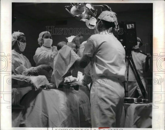 1962 Press Photo Kim Marie Yatsbo giving birth - nea19991 - Historic Images