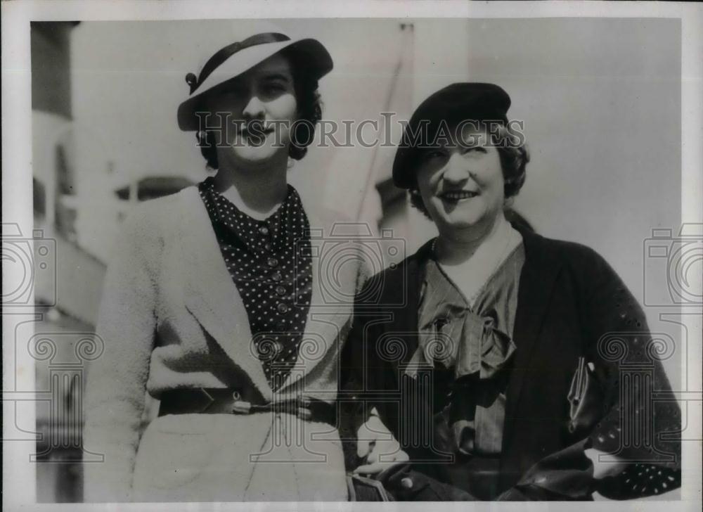 1935 Press Photo Countless De Marsay and Daughter Mlle. Jacqueline arrived in LA - Historic Images