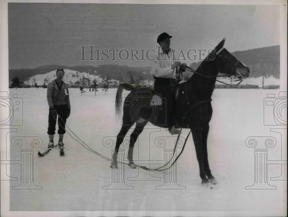 1937 Press Photo Harold Streater, Henry Merrill, Ski Joring, Dartmouth Carnival - Historic Images