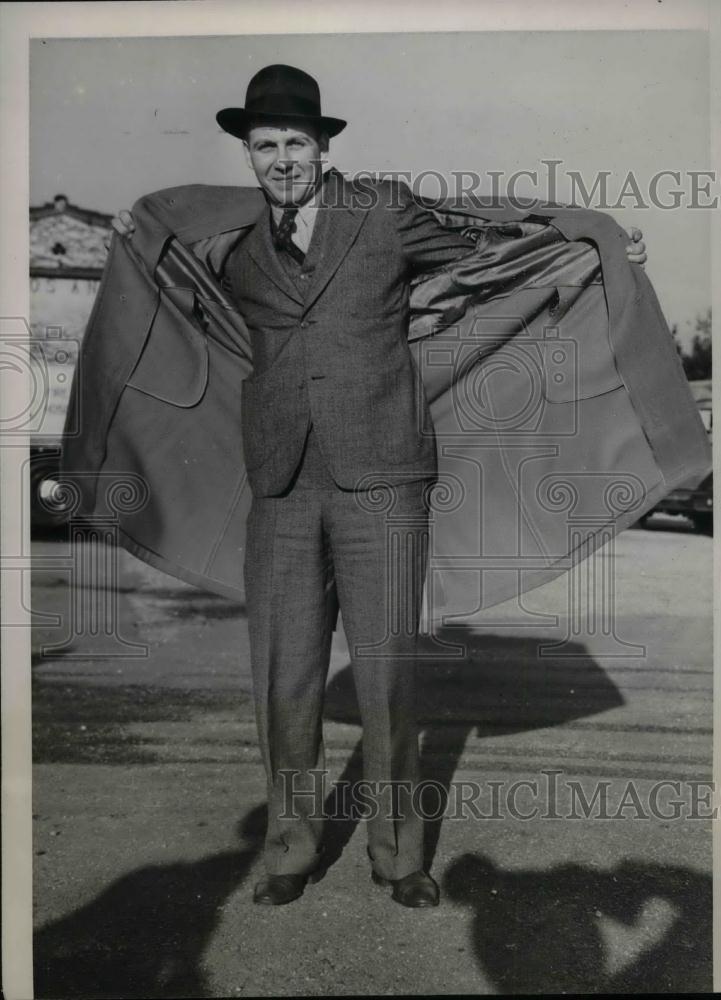 1941 Press Photo Catcher Michael Tresh of Chicago White Sox - nea18967 - Historic Images