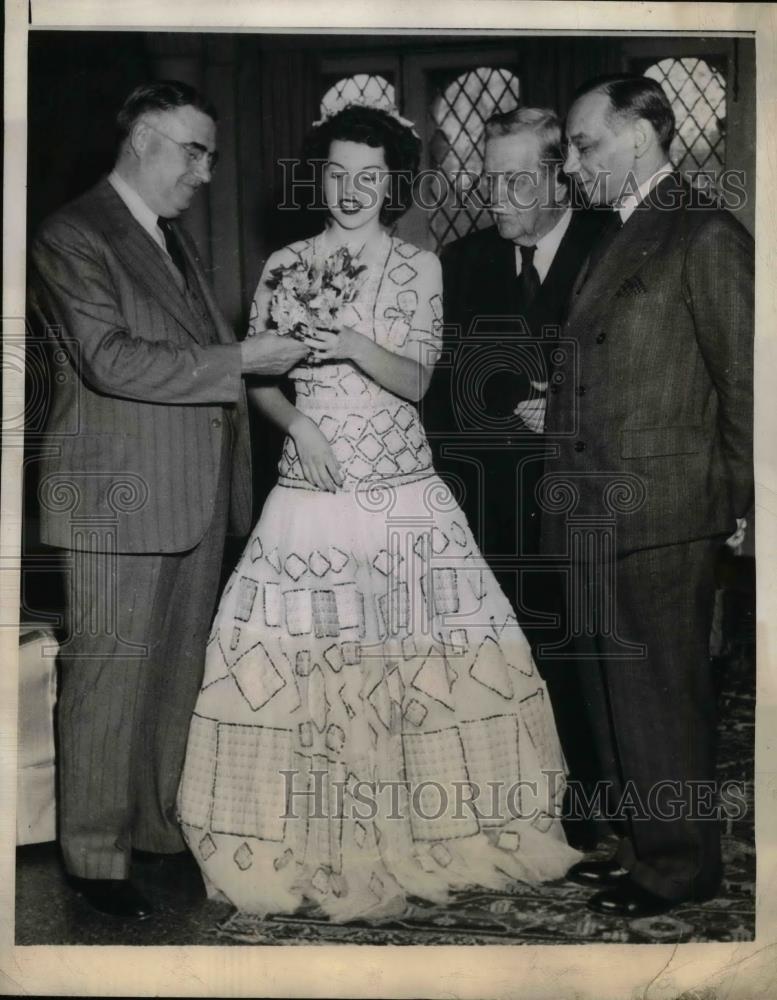 1944 Press Photo Linwood Gisclard named &quot;Cotton Maid 1944&quot; - nea29510 - Historic Images