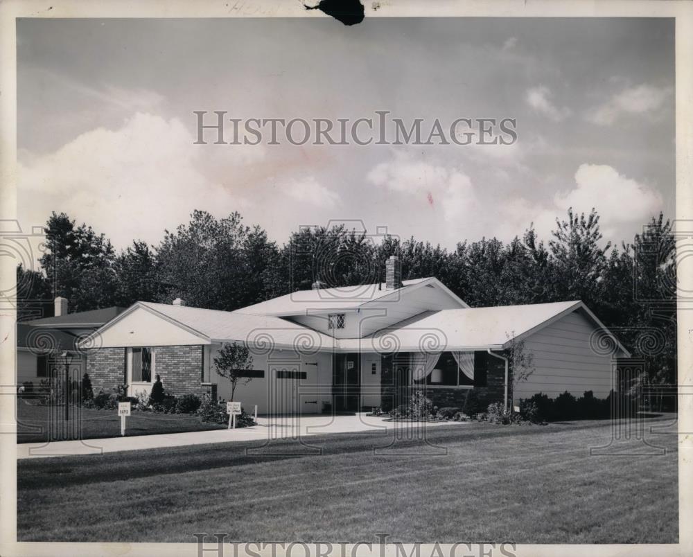 1966 Press Photo Hennie Homes Senator Edge Park North Olmsted - nea31779 - Historic Images
