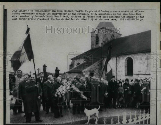 1970 Press Photo Mourners for French President Charles De Gaulle - nea31702 - Historic Images