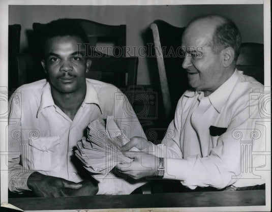 1953 Press Photo Jerry Leverson, Alias D.J. Borwen, Deputy Bailiff Teddy Mazola - Historic Images