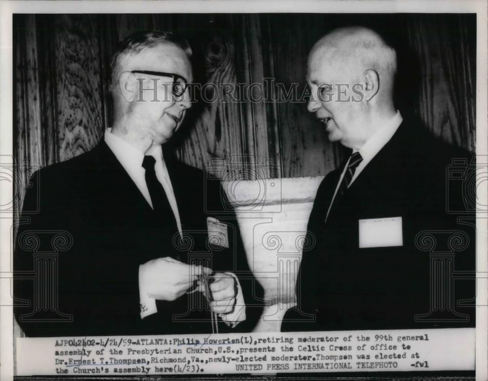 1959 Press Photo Philip Howerten, retiring moderator of 99th general assembly of - Historic Images
