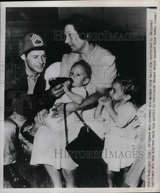 1948 Press Photo Refugees at morgan City Hall Due to Hurricane - nea33186 - Historic Images