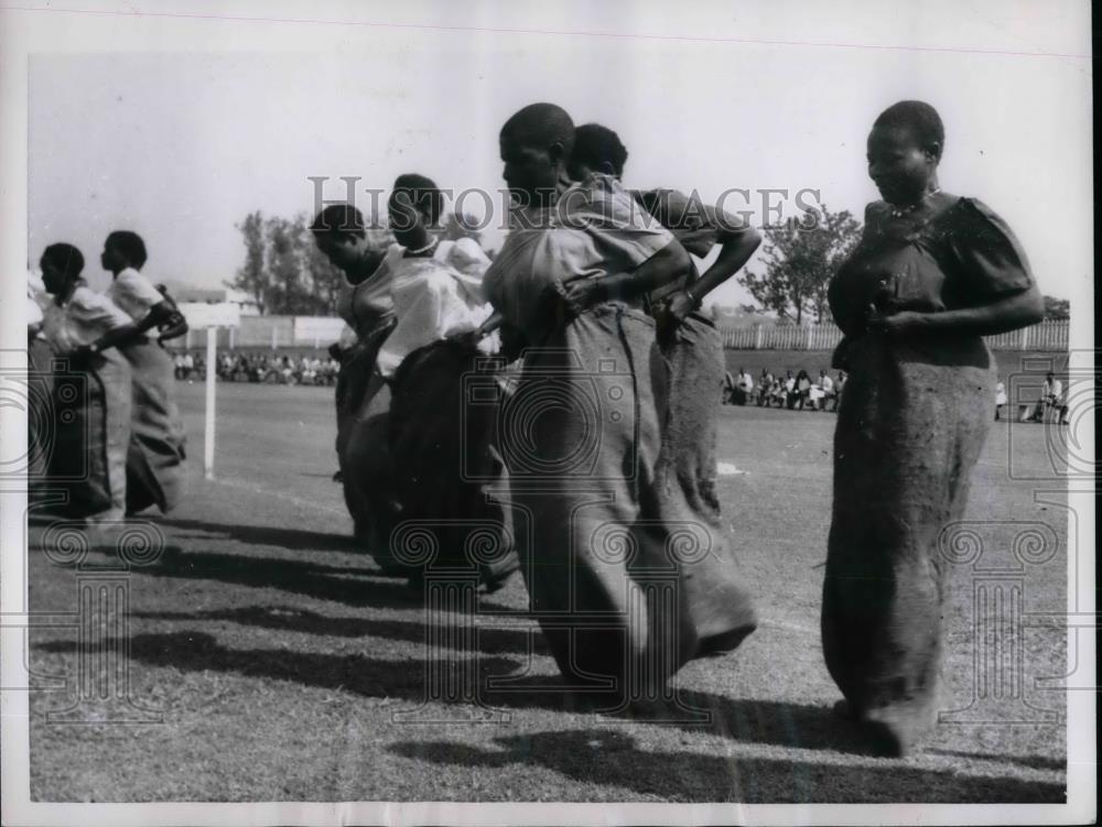 1957 Press Photo Uganda Women's Emancipation Playing Games - nea31845 - Historic Images