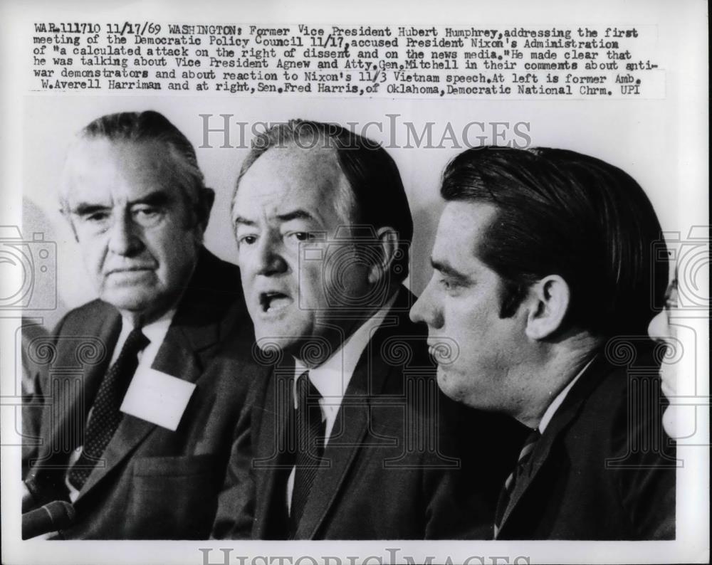 1969 Press Photo Vice President Hubert Humphrey &amp; Senator Fred Harris - Historic Images