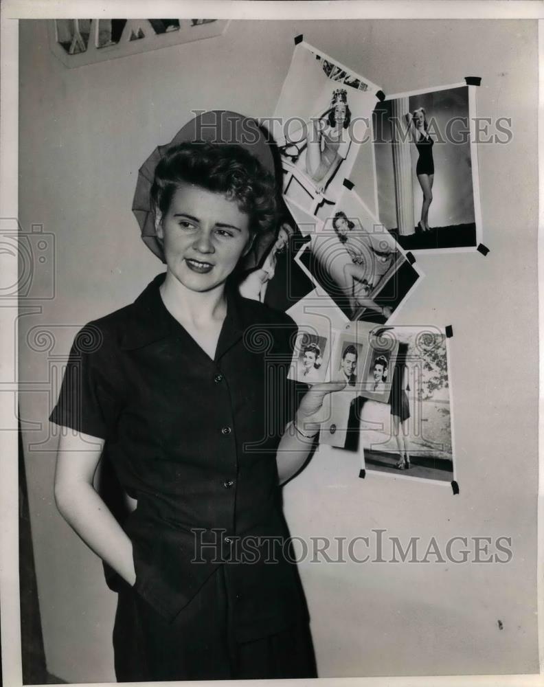 1945 Press Photo Casco Plant Worker Anna Buzon Named Most Typical War Worker - Historic Images