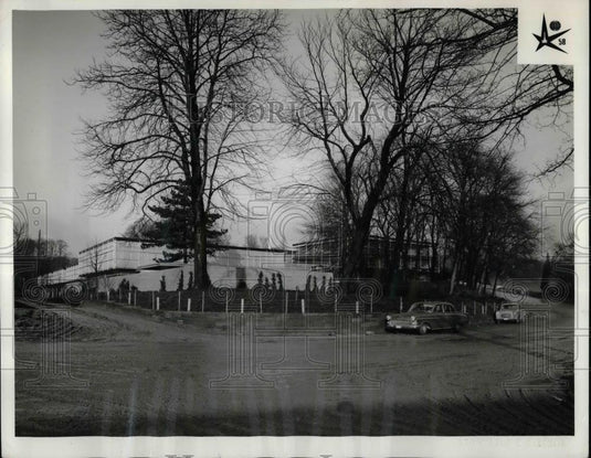 1958 Press Photo Scene from the outside of the Pavilion of the Federal Republic - Historic Images